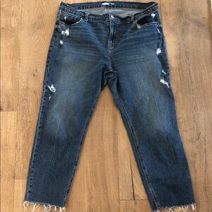 Old Navy Boyfriend Mid-Rise frayed jeans size 14